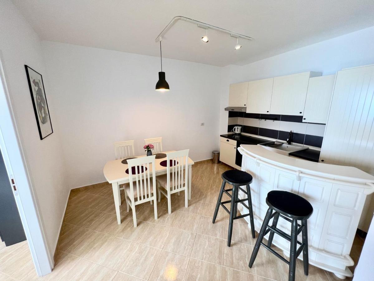 Bella Vista Apartment *